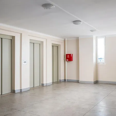 Chlodna Downtown By Bookinghost * Warszawa