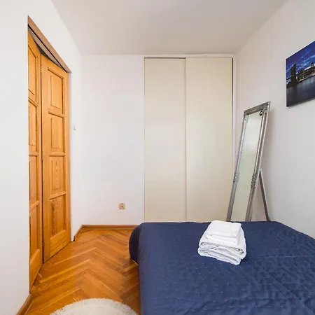 Apartman Chlodna Downtown By Bookinghost Varsó