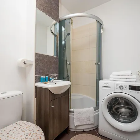 Chlodna Downtown By Bookinghost Apartman Varsó